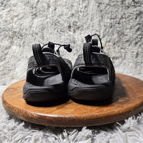 Keen Newport H2 Mens Size 9.5 Black/Gray Fisherman Sandal (Winter Discount) - Picture 3 of 8